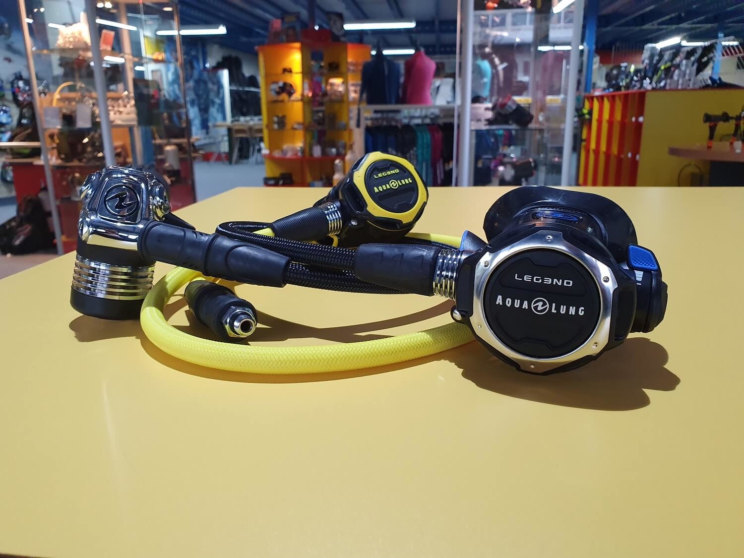 aqualung legend scuba diving regulator